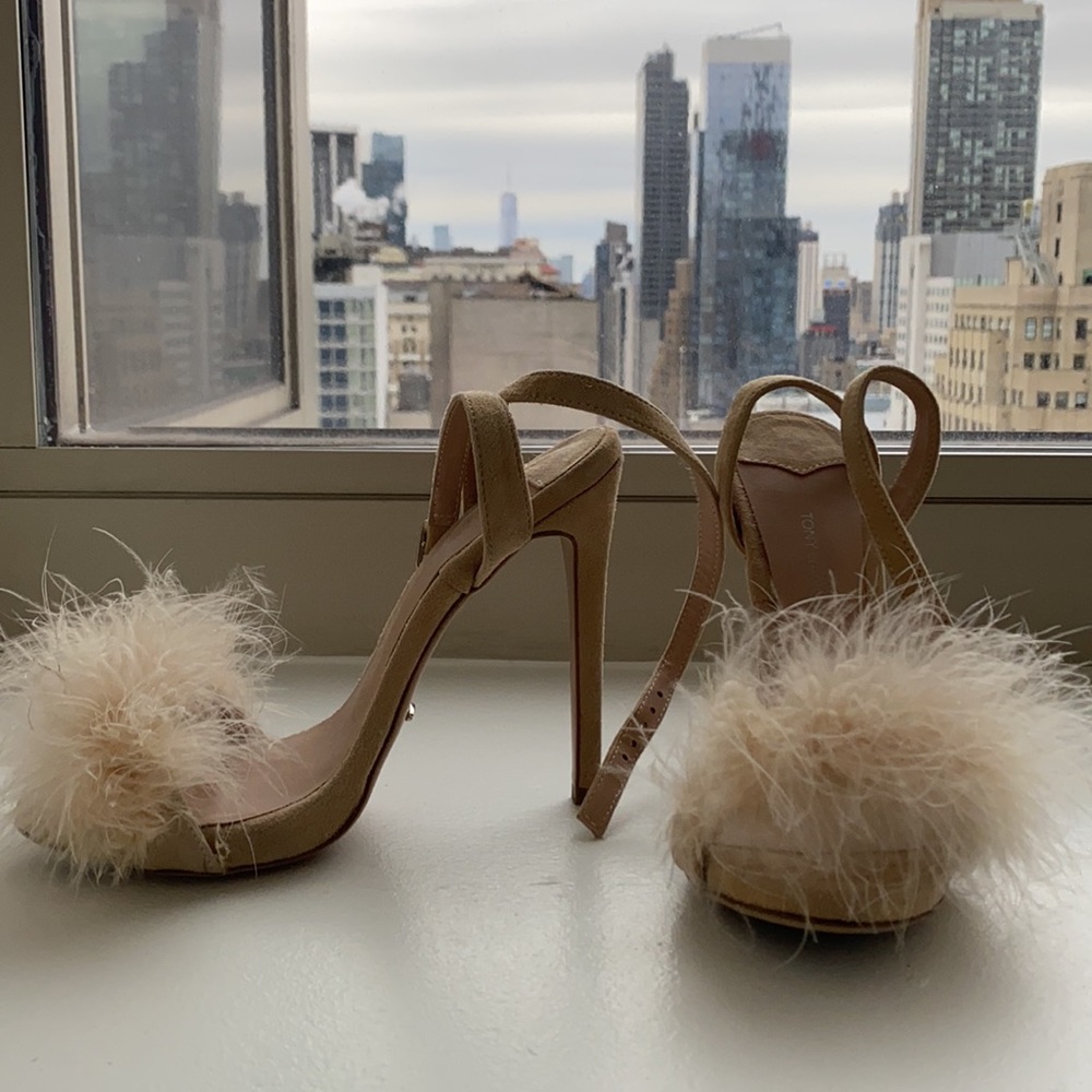 Tony Bianco Avery Nude heels 6.5